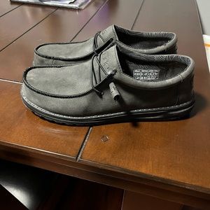 Hey Dude men’s size 12 Charcoal loafers